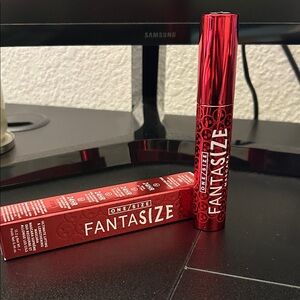 One/Size Fantasize Mascara Black